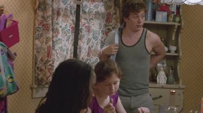 - Smells good.
- What's with Mandy? - Shameless