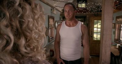 Smells in here. - Grace and Frankie