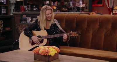 ♪ Smelly cat, smelly cat ♪ - Friends: The Reunion