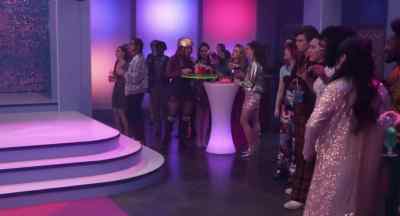 - ♪ Smile...
- She's supposed to be - Henry Danger: The Movie