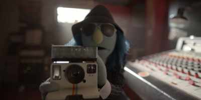 - Smile. That's a keeper.
- (CAMERA SHUTTER CLICKS) - The Muppets Mayhem