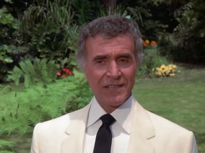 Smiles everyone smiles - Fantasy Island