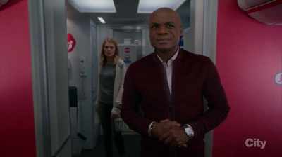 - [SMOKE ALARM BEEPING]
- [PASSENGERS MURMURING] - LA to Vegas