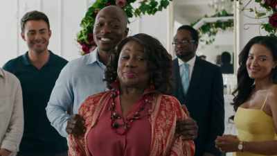 [smooch] - The Groomsmen: First Look