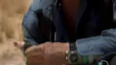 SNAKE A LA NAMIBIA. - Man vs. Wild