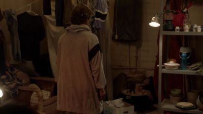 [snaps fingers]
Come on in. - Shameless