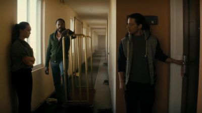 - ( snarling )
- ( banging ) - Fear the Walking Dead