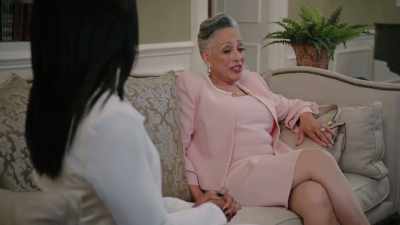 SNEAKING OUT TO SEE THAT PERSON? - Tyler Perry's The Oval