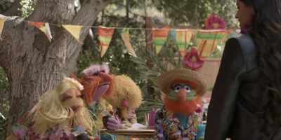(SNEEZES) - The Muppets Mayhem