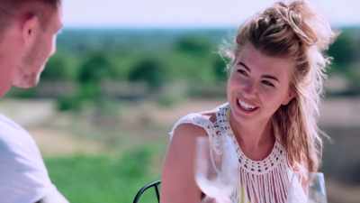 (SNICKERS) - Love Island