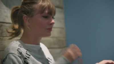 [sniffles] - Taylor Swift vs Scooter Braun: Bad Blood