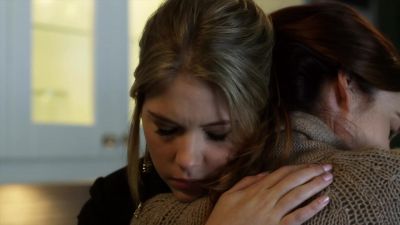 ( sniffling ) - Pretty Little Liars