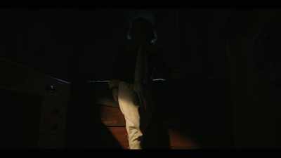 (sniffs)
Daddy? My name is Jackie. - Haunting of the Queen Mary