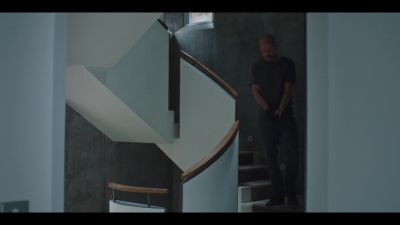 (SNIFFS) - Mr Inbetween