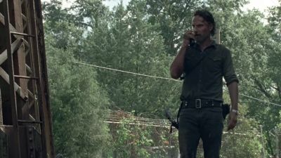 Snipers, report in. - The Walking Dead