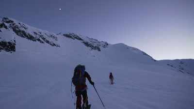 - Snow is firmer than expected. - Edge of the Earth