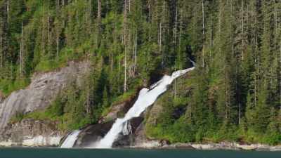 Snow and ice melt into life - Yellowstone: One-Fifty