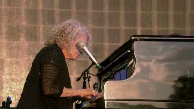 >> ♪ SNOW IS COLD, RAIN IS - 2021 Rock & Roll Hall of Fame Induction Ceremony