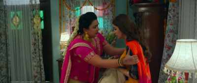 So whenever a daughter
gets the opportunity, - Shaadi Mein Zaroor Aana