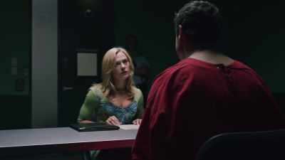 - So, a female criminal lawyer. - Informer 3838
