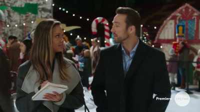 So... as a single working dad
over Christmas vacation, - A Twist of Christmas