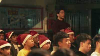 So a special show for Christmas. - Sun Moon