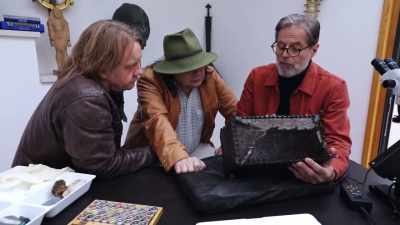 SO ALL THE BOX WAS MADE --
ASSEMBLED AT THE SAME TIME. - Lost Relics of the Knights Templar