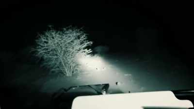SO, ALTHOUGH IT LOOKS LIKE
A FLOODLIGHT ON THE SCREEN, - Expedition Mungo