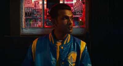 So anyway,
Jason Biggs busts through the door, - Blindspotting