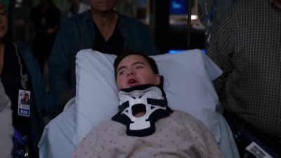 - So are you gonna go fix me? - Chicago Med