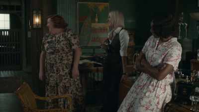 So, are you gonna kiss - Frankie Drake Mysteries