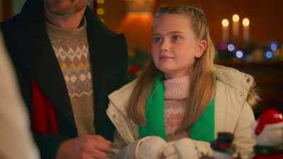 So, we are here for those famous
hot cocoas, please. - Christmas Keepsake