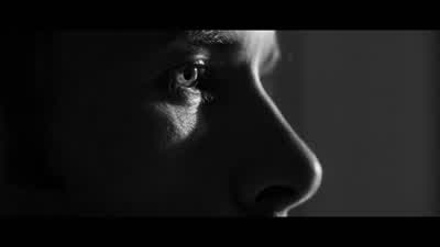 Youjust you just wake up and you're in a motel roomThere's the key t fee 5 like maybe it's just the first t me you've been thereBut perhaps you've been there for a weekThree monthsIt's kind of hard to 53 y I don't don't knowIt's just an anonymous room - Memento