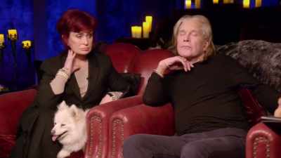 So he begins to film
and this is what he captured. - The Osbournes Want to Believe