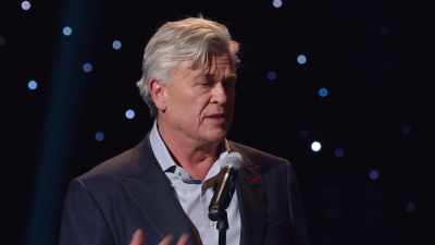 So when Bill gets finished,
he comes down and does a set with us - Ron White: If You Quit Listening, I'll Shut Up