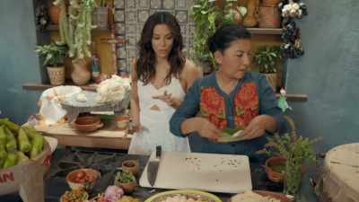 So...
[chuckles] - Eva Longoria: Searching for Mexico