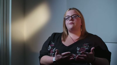 So she could quickly alert people
if she felt unsafe. - Killers: Caught on Camera