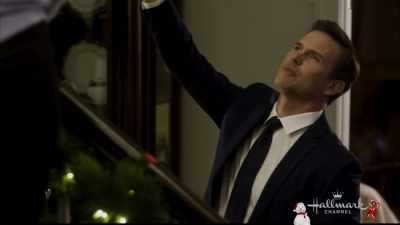 So my dad just lifted me up
like I weighed nothing, - Christmas Wishes & Mistletoe Kisses