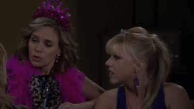 So Deej, who are you bringing
to my wedding? Matt or Steve? - Fuller House