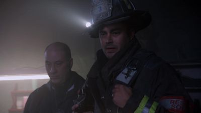 So you didn't touch
the box or its contents? - Chicago Fire