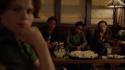 -So, who died?
-[Oliver] This guy, Baron. - iZombie