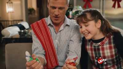 So. Do you want to help me
decorate these cookies? - A Very Country Christmas Homecoming