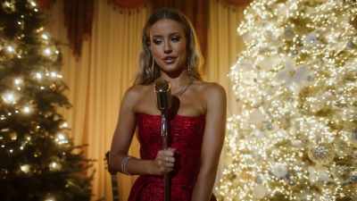 So Drew, if you're watching the
live stream, you were right. - Christmas in the Spotlight