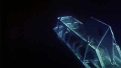 So he dropped his weights
and then we began our ascent. - Titanic: 20 Years Later with James Cameron