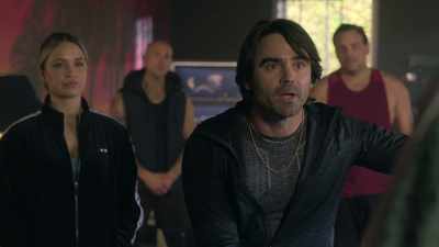 So either we do this or you
tell El Maestro not to come - NCIS: Sydney