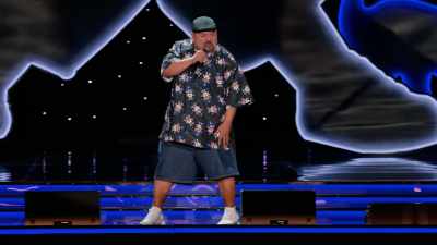 So to entertain myself,
every time I took a Zoom call, - Gabriel Iglesias: Stadium Fluffy