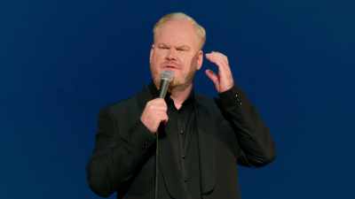 "Só estou a ligar para dizer amo-te." - Jim Gaffigan: Dark Pale