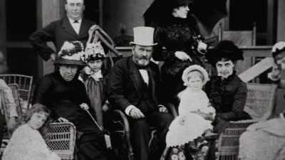 So eventually, Grant
did go with Twain's offer - Grant