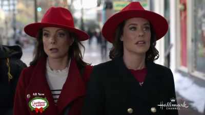 So every day, she has
to walk by the theater, - Sister Swap: A Hometown Holiday