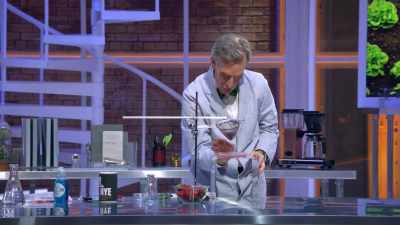 So, this extracted strawberry... - Bill Nye Saves the World